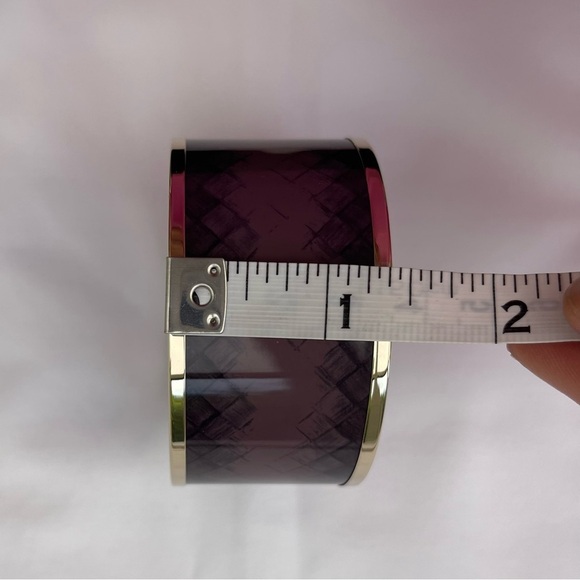 Bottega Veneta enamel & silver tone bangle cuff bracelet purple Intrecciato sz M - Picture 4 of 5